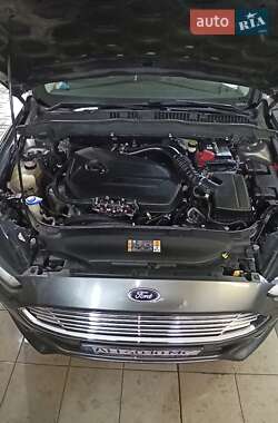 Седан Ford Fusion 2013 в 