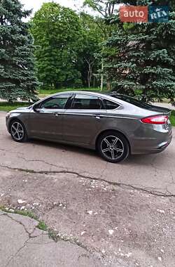 Седан Ford Fusion 2013 в 