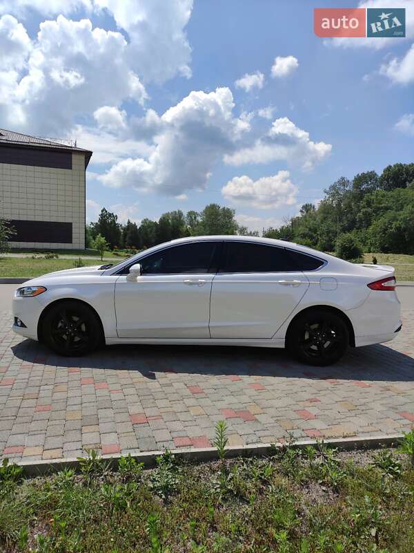 Седан Ford Fusion 2014 в Решетиловке