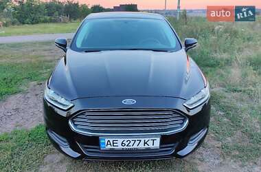 Седан Ford Fusion 2015 в 