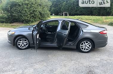 Седан Ford Fusion 2013 в 