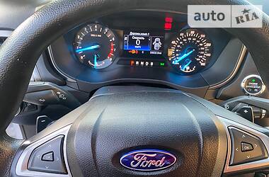Седан Ford Fusion 2017 в 
