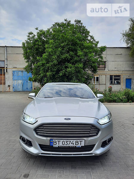 Седан Ford Fusion 2016 в 