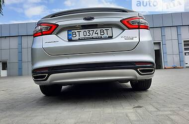 Седан Ford Fusion 2016 в 