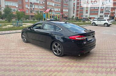 Седан Ford Fusion 2017 в 