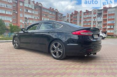 Седан Ford Fusion 2017 в 