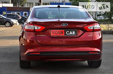 Седан Ford Fusion 2015 в 