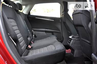 Седан Ford Fusion 2015 в 