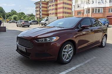 Седан Ford Fusion 2015 в 