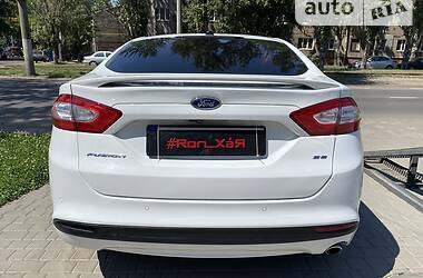 Седан Ford Fusion 2016 в 