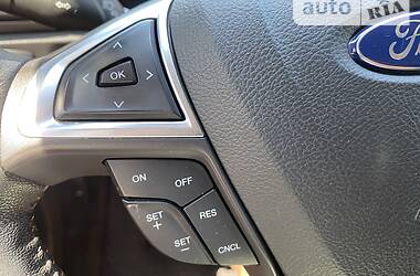 Седан Ford Fusion 2016 в 