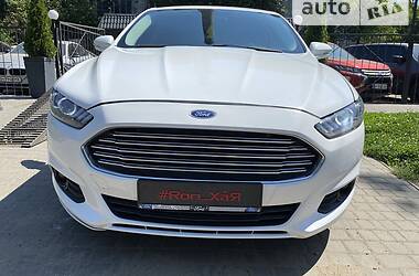 Седан Ford Fusion 2016 в 