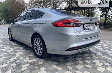 Седан Ford Fusion 2016 в 