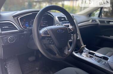 Седан Ford Fusion 2016 в 