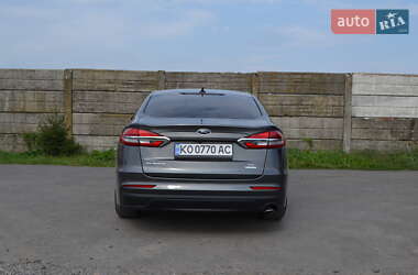 Седан Ford Fusion 2020 в Иршаве