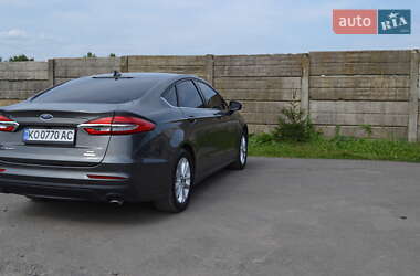 Седан Ford Fusion 2020 в Иршаве