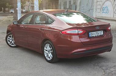 Седан Ford Fusion 2014 в 