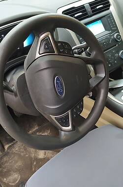 Седан Ford Fusion 2013 в 