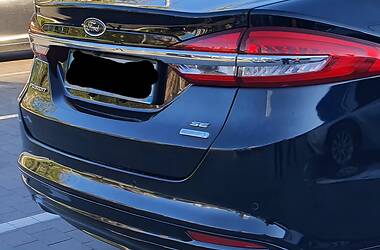 Седан Ford Fusion 2017 в 
