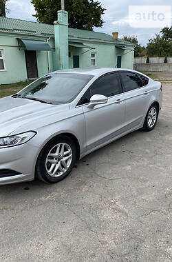 Седан Ford Fusion 2015 в 