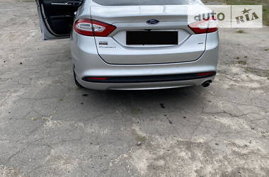 Седан Ford Fusion 2015 в 