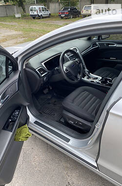 Седан Ford Fusion 2015 в 