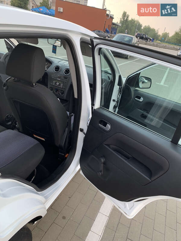 Хэтчбек Ford Fusion 2010 в Сумах