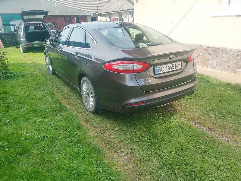 Седан Ford Fusion 2015 в Стрые