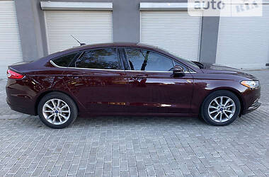 Седан Ford Fusion 2017 в 