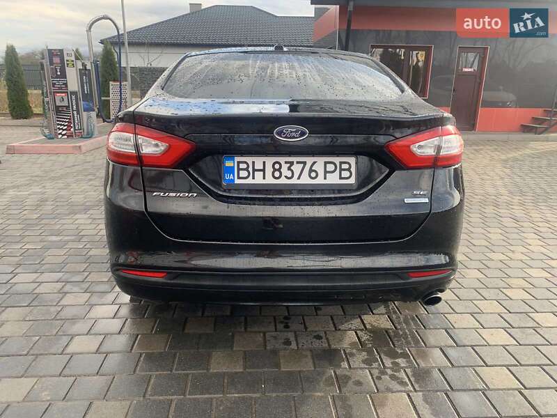 Седан Ford Fusion 2013 в Самборе