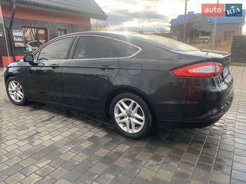 Седан Ford Fusion 2013 в Самборе