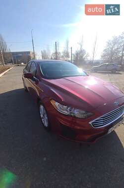 Седан Ford Fusion 2019 в 