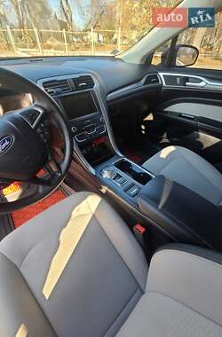 Седан Ford Fusion 2019 в 