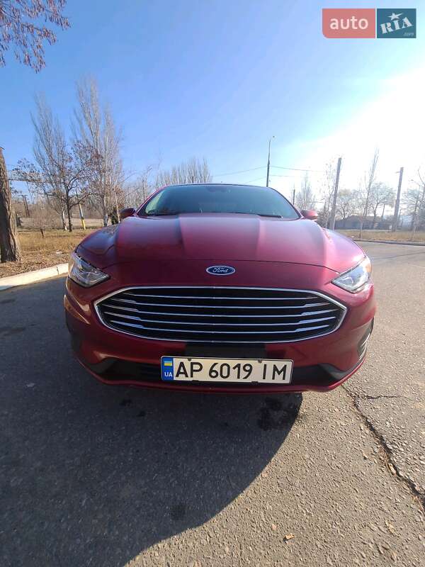 Седан Ford Fusion 2019 в 