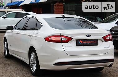 Седан Ford Fusion 2012 в 