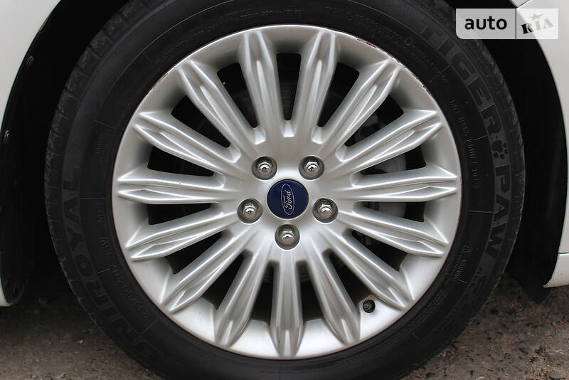 Седан Ford Fusion 2012 в Одесі