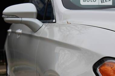 Седан Ford Fusion 2012 в 
