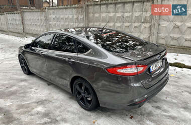 Седан Ford Fusion 2015 в 