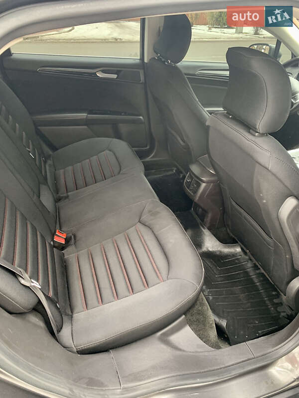 Седан Ford Fusion 2015 в Жовтих Водах