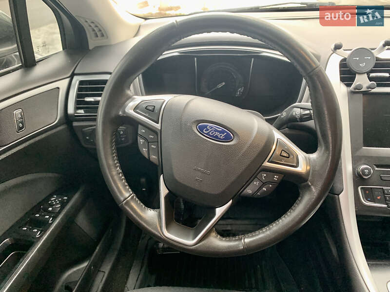 Седан Ford Fusion 2015 в Жовтих Водах