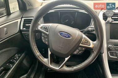 Седан Ford Fusion 2015 в 