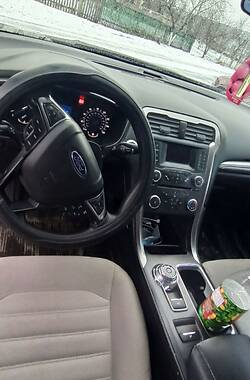 Седан Ford Fusion 2017 в 