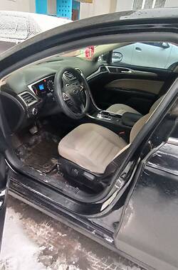 Седан Ford Fusion 2017 в 