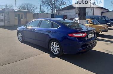 Седан Ford Fusion 2015 в Южном