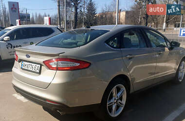 Седан Ford Fusion 2015 в 