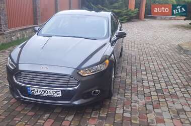 Седан Ford Fusion 2016 в 