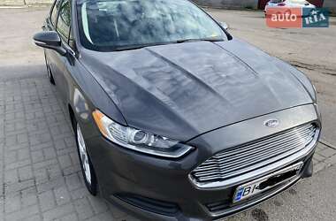 Седан Ford Fusion 2015 в 