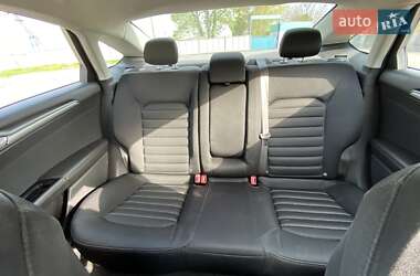 Седан Ford Fusion 2015 в 