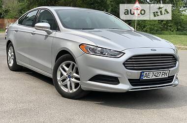 Седан Ford Fusion 2012 в 