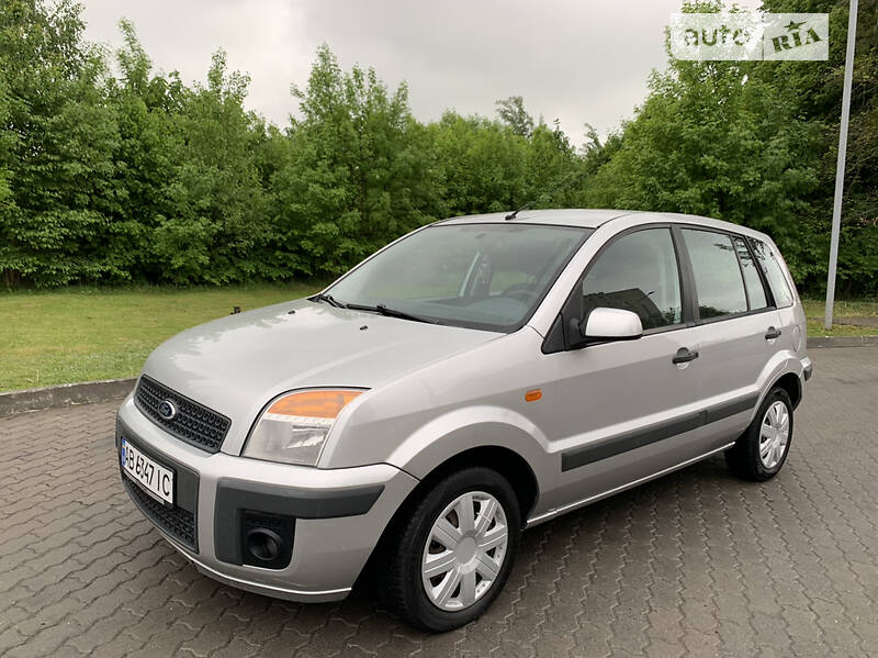 Хэтчбек Ford Fusion 2006 в 